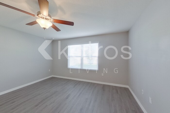 Building Photo - 8656 SW 44th Ct
