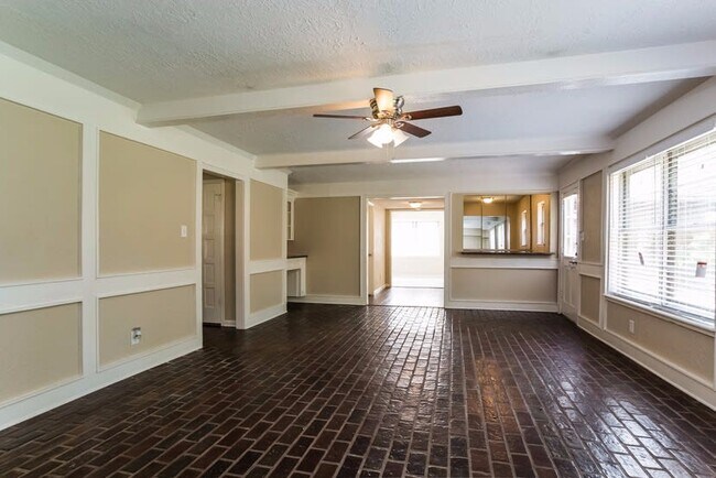 Building Photo - 3822 Stillview Dr