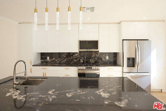 Building Photo - 1223 23rd St