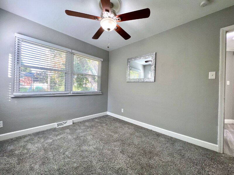 Building Photo - 210 E Madison St