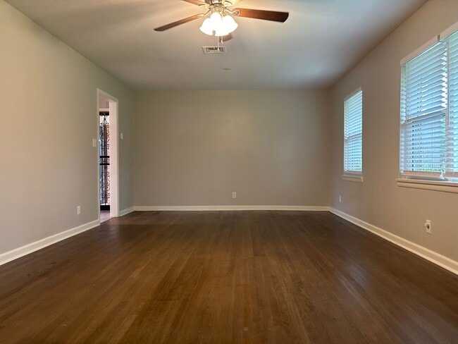 Building Photo - 3819 Marie Cook Dr
