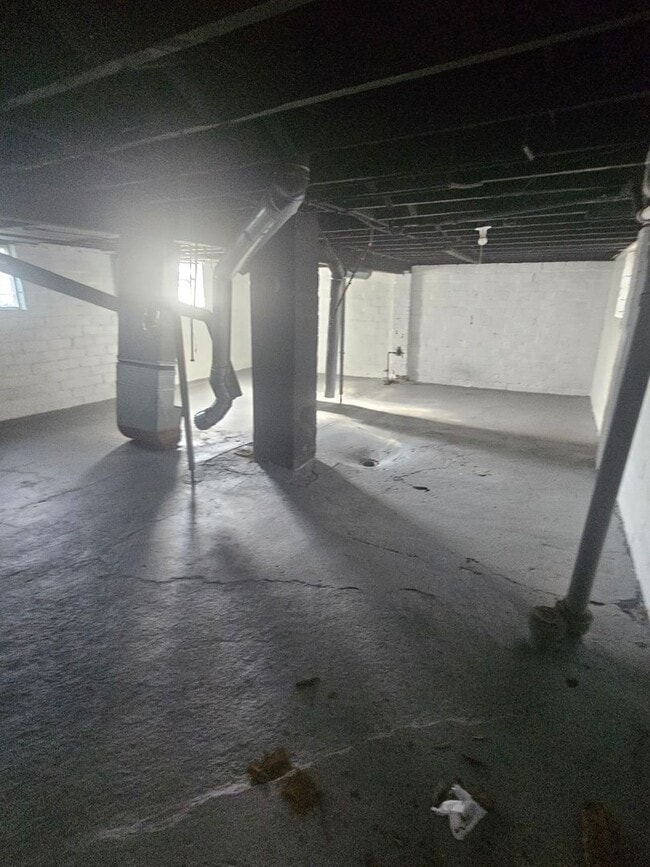 Building Photo - 15804 Belden St