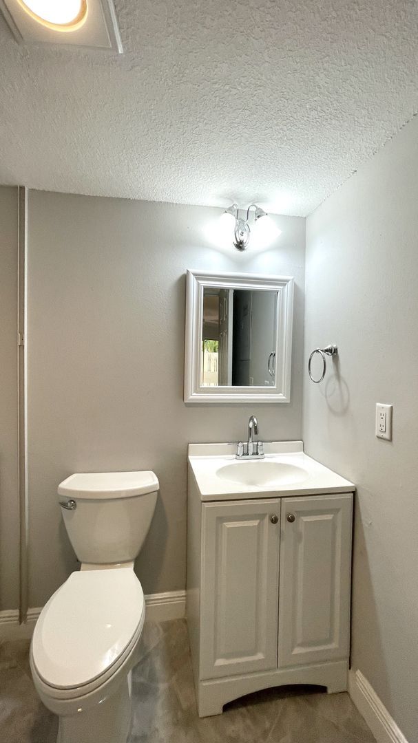 Building Photo - Spacious 2-Bedroom in Jupiter with 2.5 Baths!
