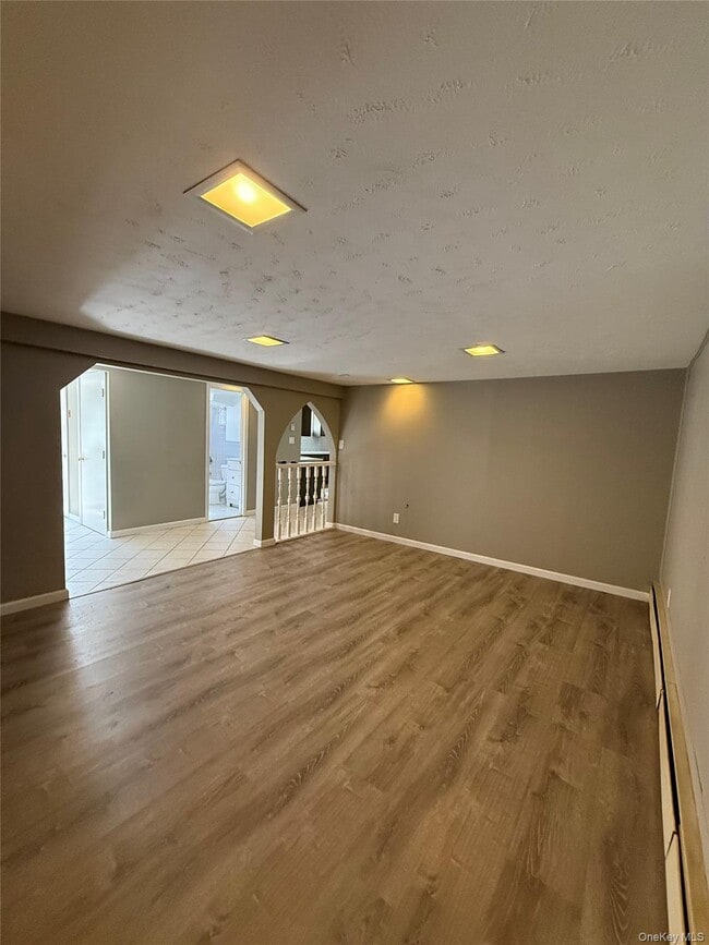 Building Photo - 60 Wheatfield Ln