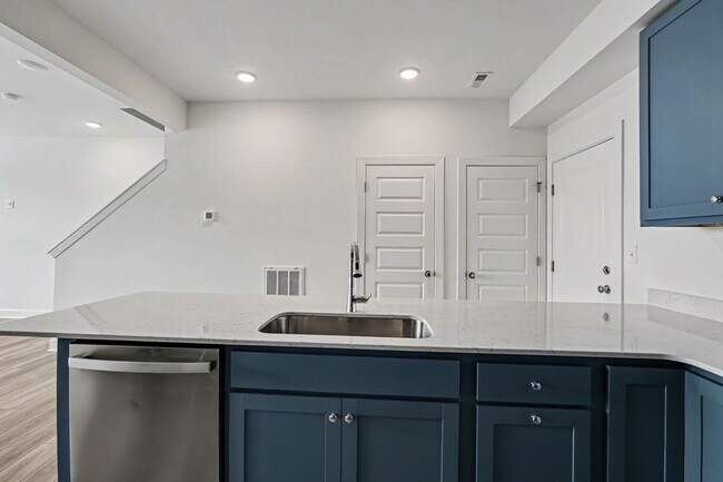 Building Photo - 705 Grove Edge Ln