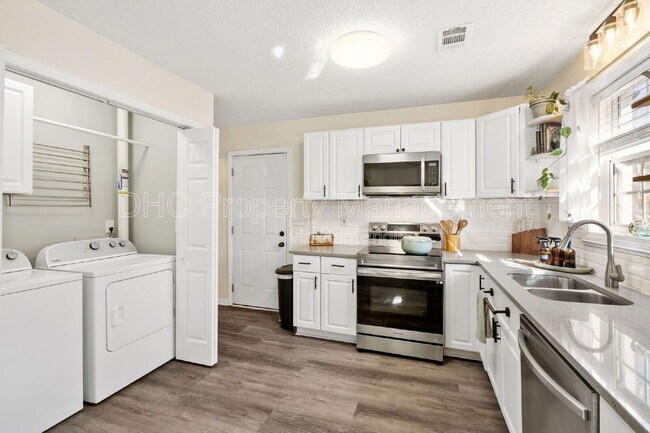 Building Photo - 168 Whitefoord Ave NE