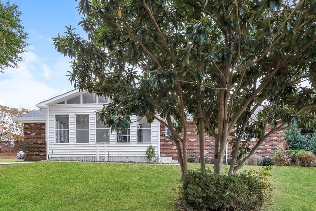 Building Photo - Charming Home in Martinez!