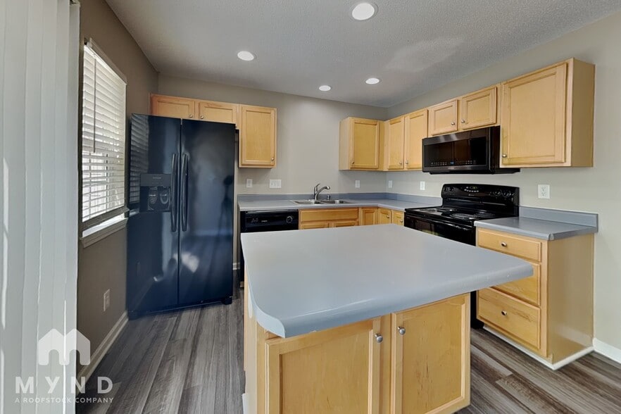 Building Photo - 312 Malamute Ln