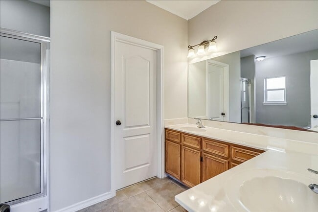 Building Photo - 5810 Aava Dr