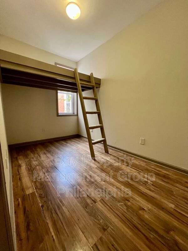 Building Photo - 1631 Edgley St