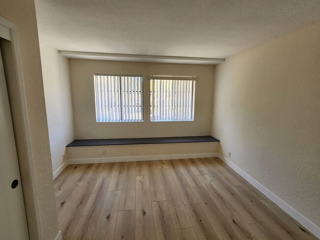 Building Photo - Scripps Ranch - Two Story Home - 3 Car Garage