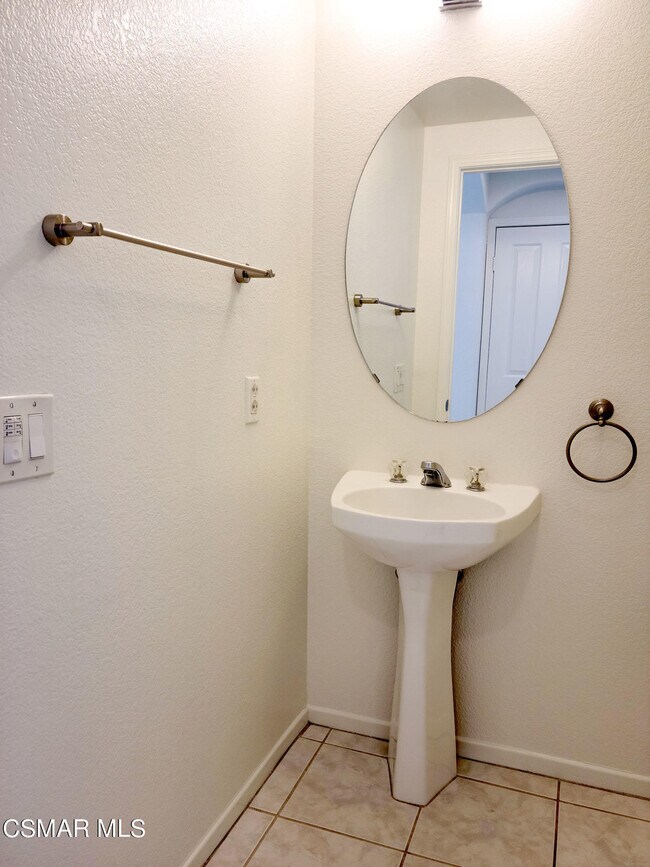 Building Photo - 5609 Sienna Way