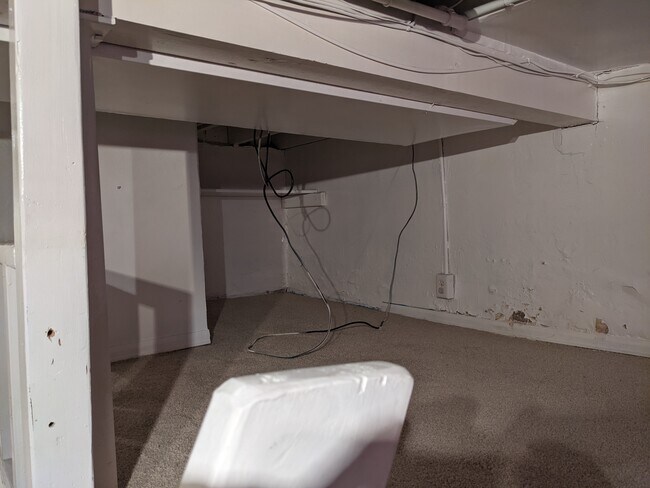 Building Photo - 2227 N Grand Ave