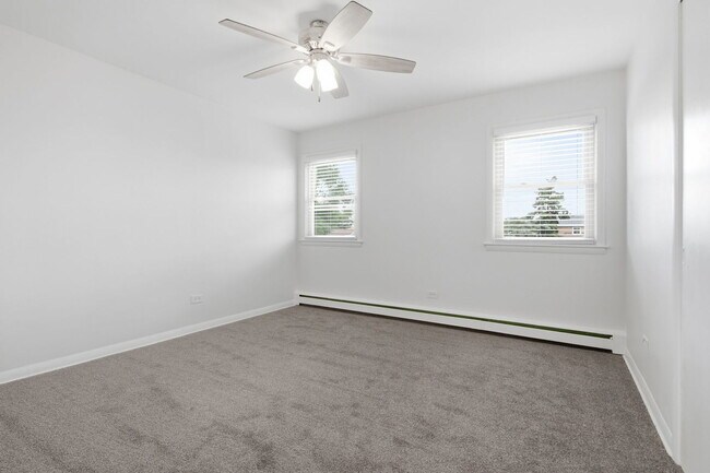 Building Photo - 2726 N Nordica Ave