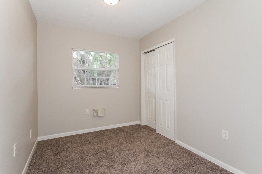 Building Photo - 5313 8th St Ct W