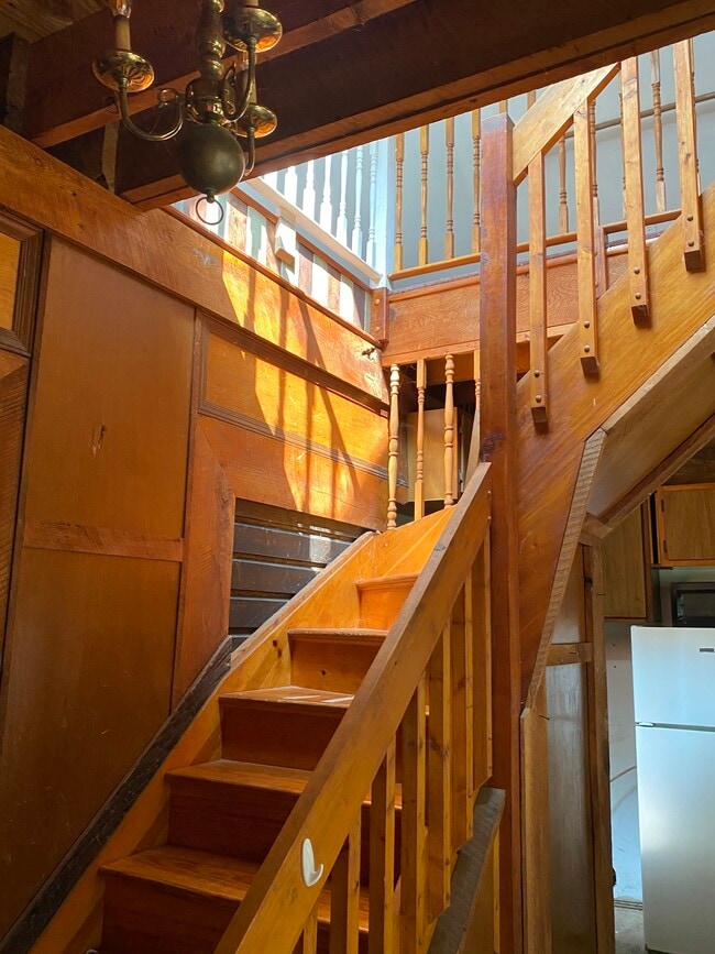 Building Photo - 34 Oakwood Trail S