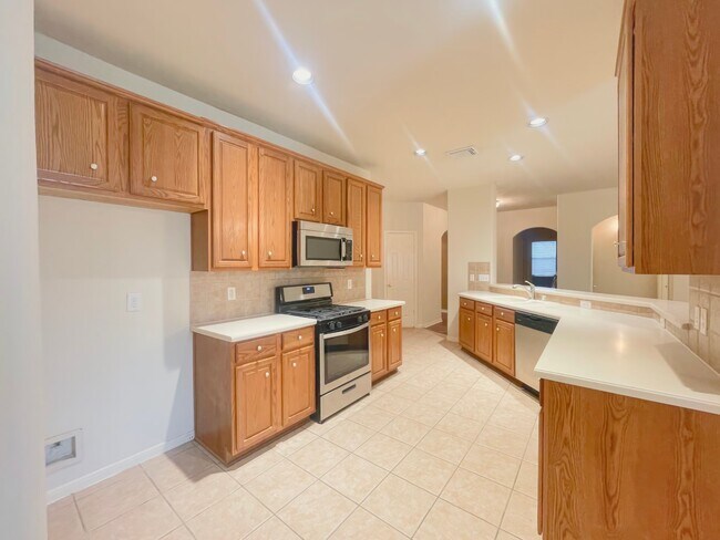 Building Photo - 24511 Saddle Path Ct