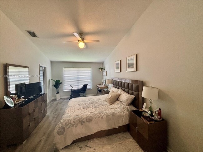 Building Photo - 8143 Bellagio Ln