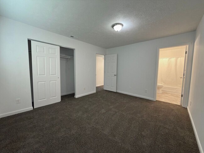 Building Photo - 2740-2742 Jessup Rd