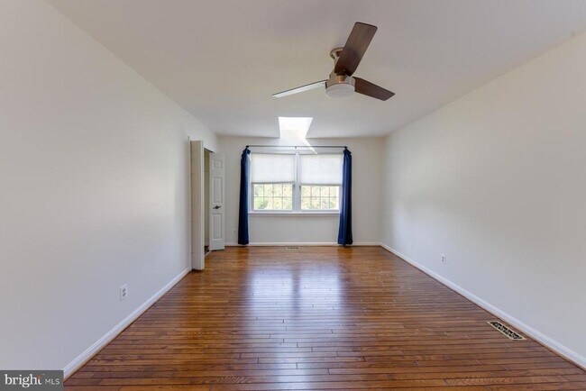 Building Photo - 1345 Carpers Farm Way