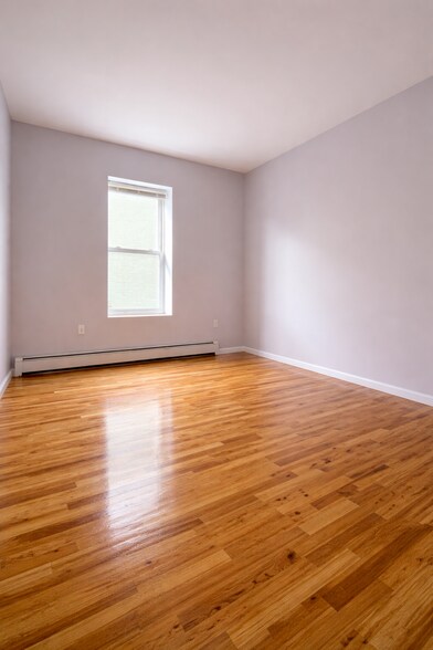 Building Photo - 2408 Beverley Rd