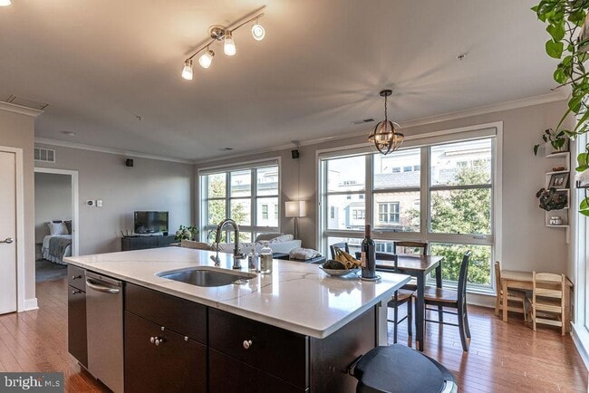 Building Photo - 815 N Patrick St