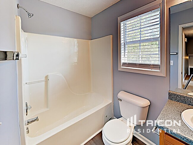 Building Photo - 180 Iris Glen Dallas GA