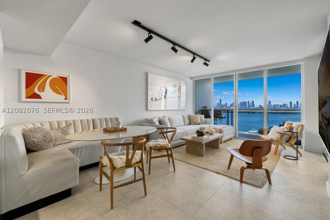 Building Photo - 1800 Sunset Harbour Dr