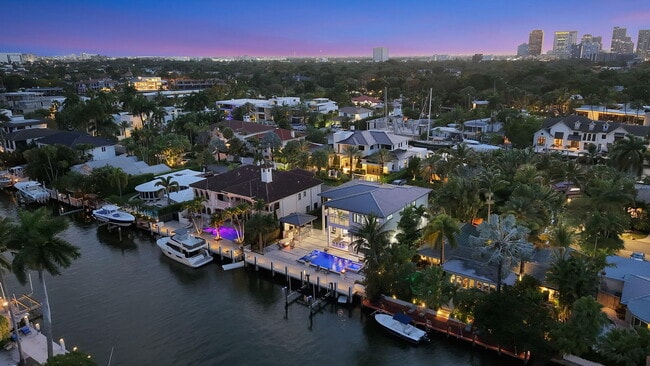 Building Photo - 334 Isle of Capri Dr