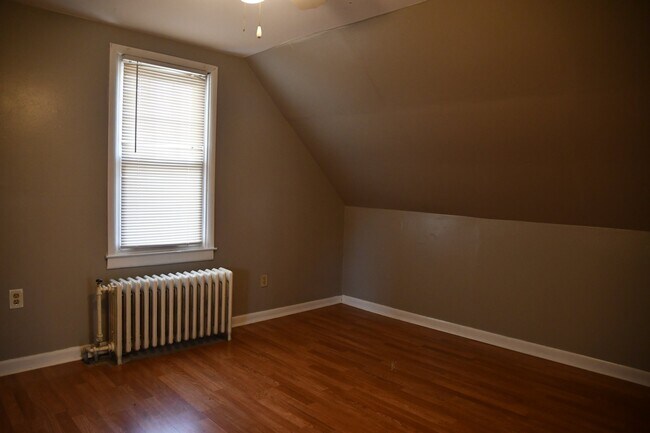 Building Photo - 335 Harlem Ave