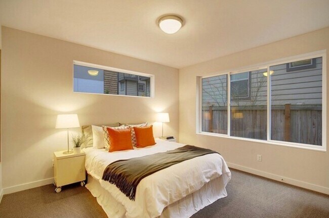 Building Photo - 5938 California Ave SW