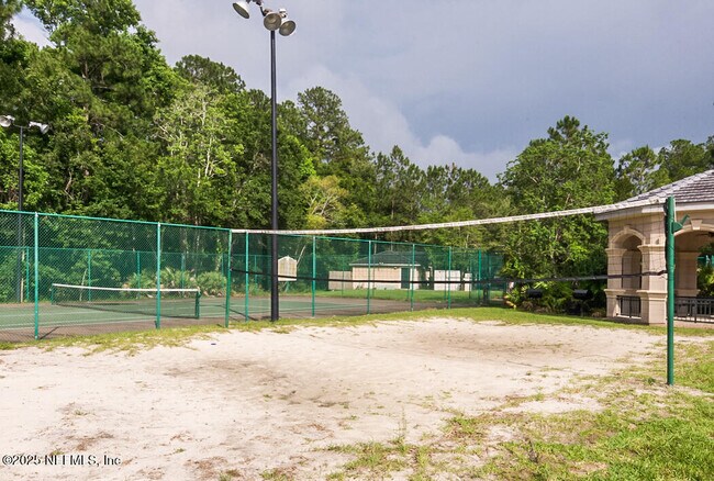 Building Photo - 13810 Sutton Park Dr N