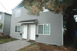 Building Photo - St. John's Townhome - 5 Bedroom, 2 bath Duplex Unit
