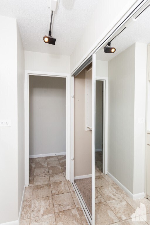 Building Photo - 3110 N Lake Shore Dr