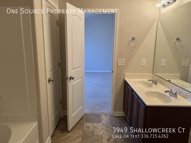 Building Photo - 3949 Shallowcreek Ct