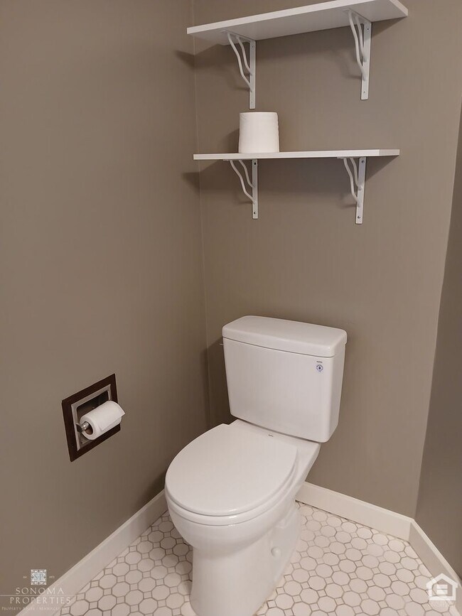Building Photo - 1 Bedroom, 1 Bathroom Charming Craftsman i...
