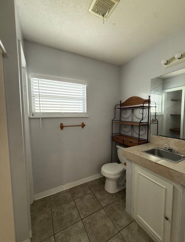 Building Photo - 2725 Uintah Ave