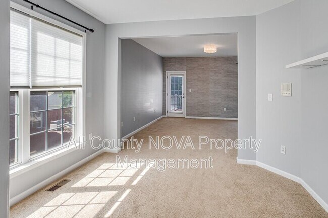 Building Photo - 2729 Celestial Dr