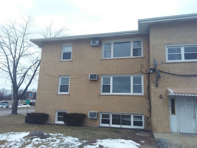 Building Photo - 1627 Grove Dr