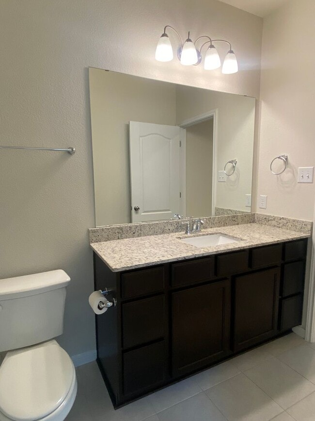 Building Photo - 4 BEDROOM, SHORT TERM LEASE AVAILABLE