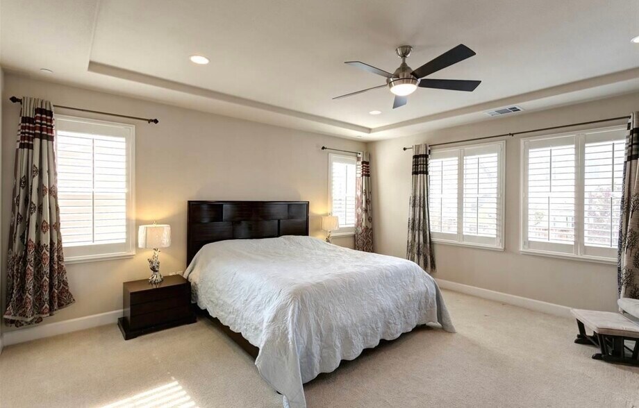 Building Photo - 4628 Kinsley St