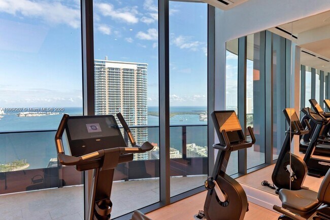 Building Photo - 1000 Brickell Plaza