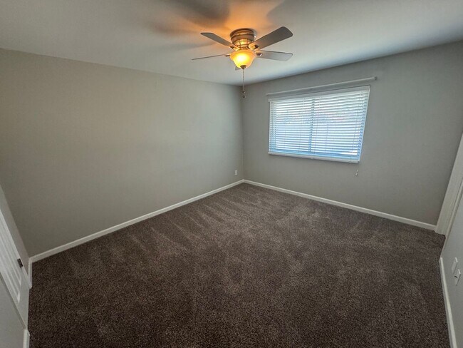 Building Photo - 2 Bedroom - 2 Bath - 1400 Sq. Ft. Home - 55+ Community in Sun City