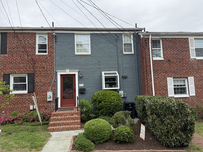 Primary Photo - 213 Guthrie Ave