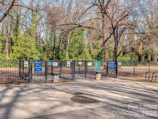 Building Photo - 1101 W 1st St