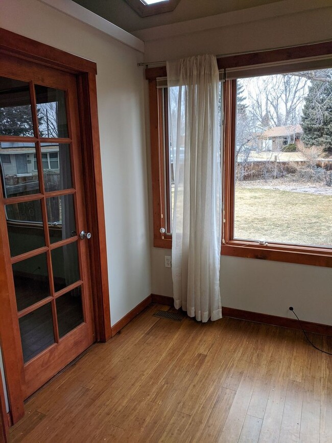 Building Photo - Sunny 3 bed/2 bath North Boulder Home - Av...