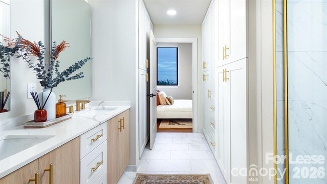 Building Photo - 124 E Kingston Ave