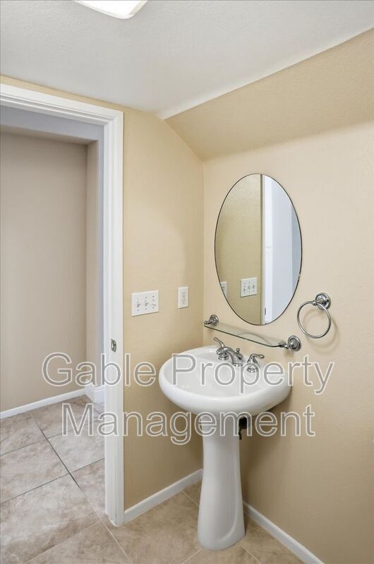 Building Photo - 23434 Abbey Glen Pl