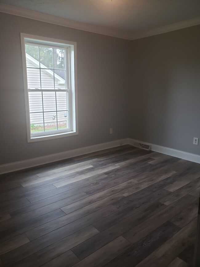 Building Photo - 2445 Farmwood Cir