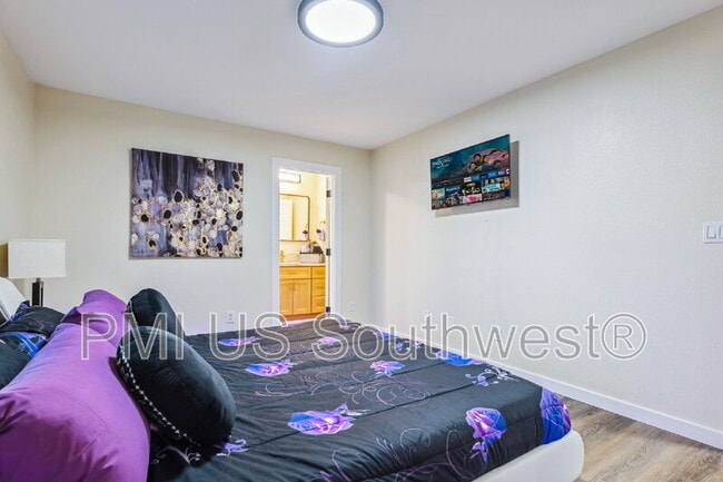 Building Photo - 437 Riverfront Dr